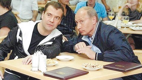 МЕДВЕДЕВ ВЕРНУЛСЯ В ТАНДЕМ