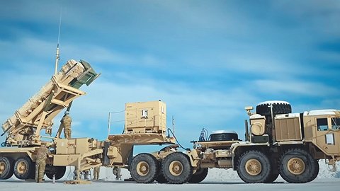 «ПЭТРИОТЫ» ПОЙМАЛИ НА ЖИВЦА