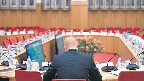 Роботы придут на чиновничьи места